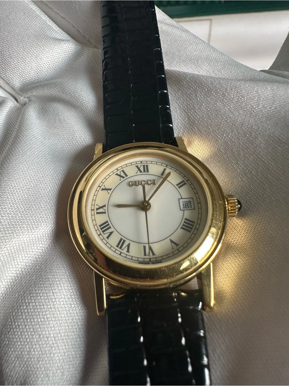 Vintage Gucci 2720L Gold Plated Swiss Watch Full Set Box Papers 1995